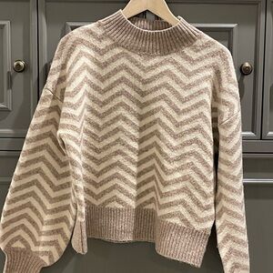 Chevron Patterned Cream and Brown Sweater size L NWT